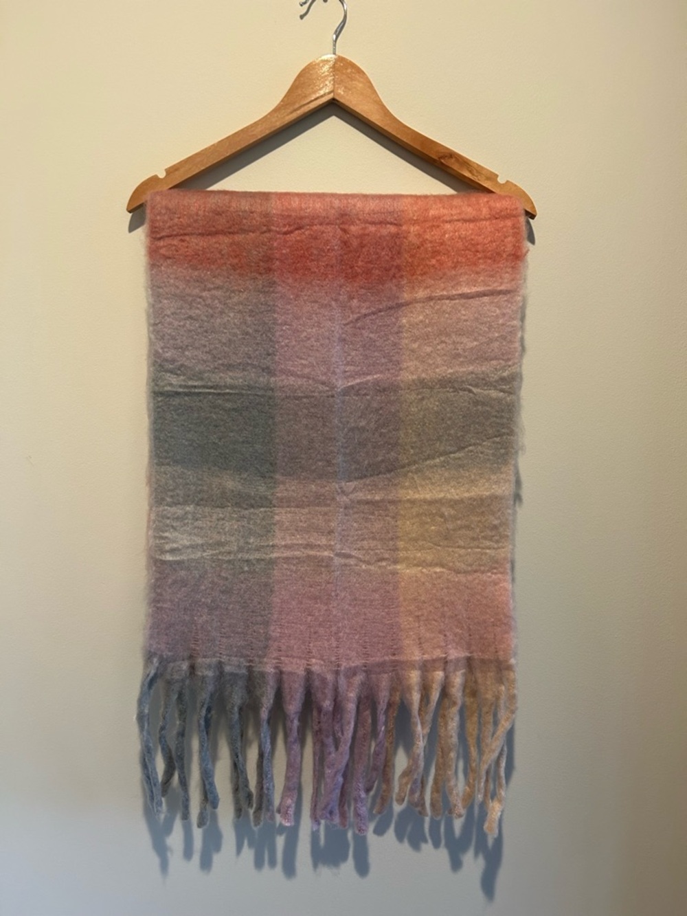 Soft Ombre Fringe Scarf in Pink & Gray